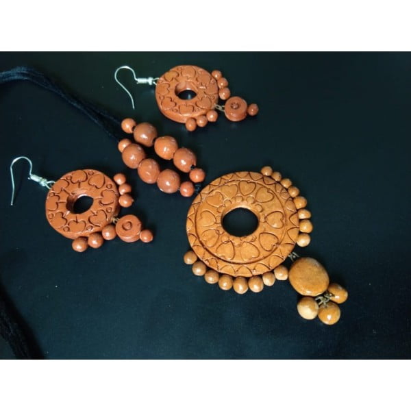 Natural Clay Crafted Necklace Set